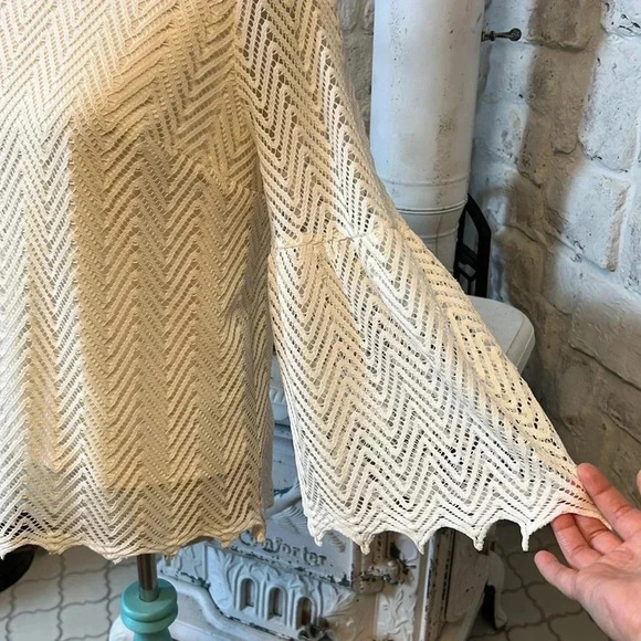 Mossimo | Bell Sleeve Lace Top - Picture 2 of 8